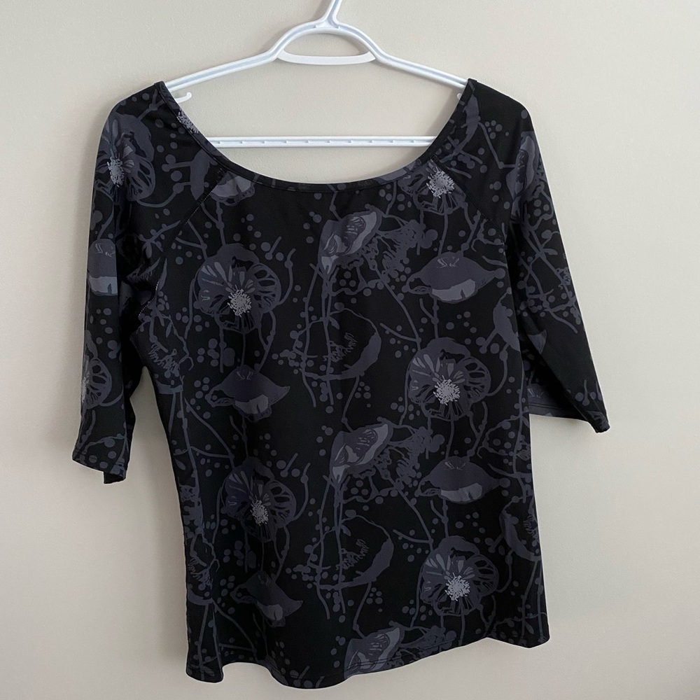 Lululemon Luxtreme Bella Floral top